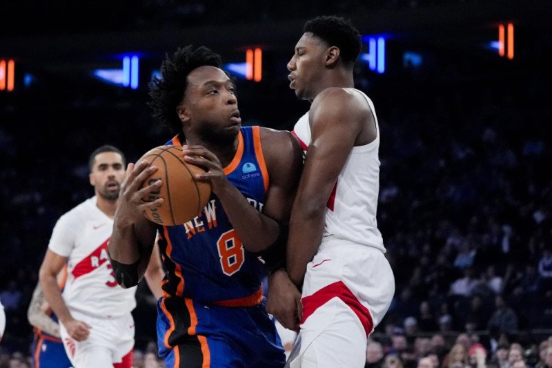 Ttriple-doble de Randle lleva a los Knicks a vencer a los Raptors