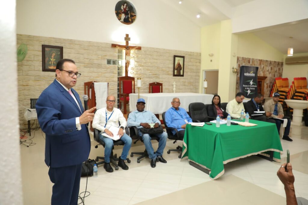 EDEEste instalará luminarias para favorecera todos los sectores de su área de concesión