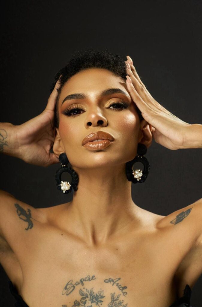 Crisania Fajardo: Modelo Vanguardista y Defensora de la Comunidad Sorda en República Dominicana