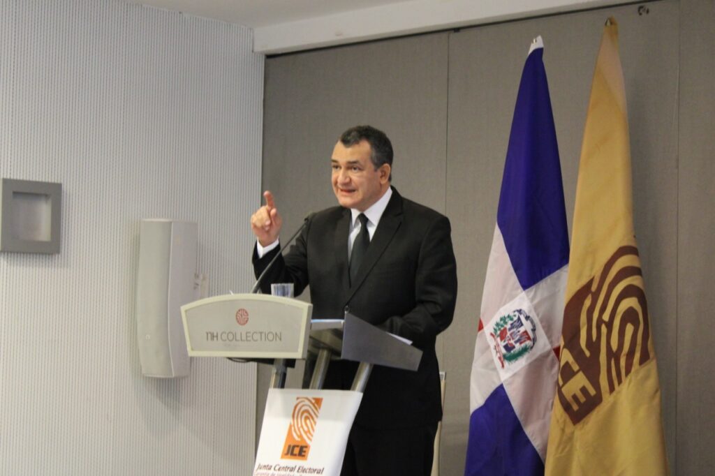 Presidente JCE garantiza elecciones transparentes, seguras e integras