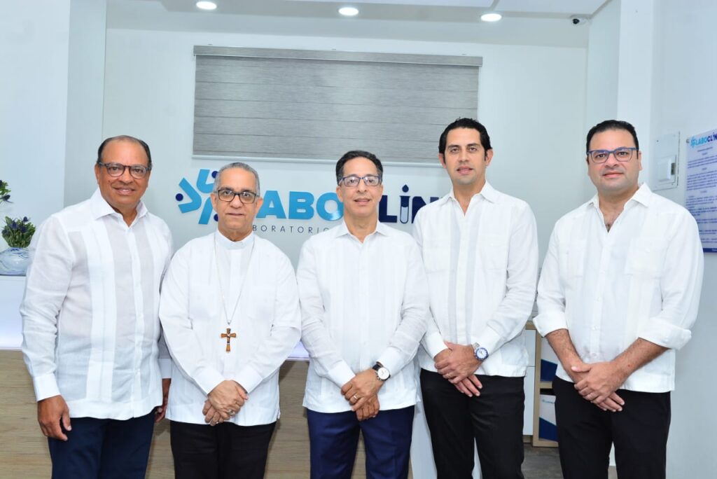 Inauguran LaboClinic; moderno laboratorio clínico en Santiago