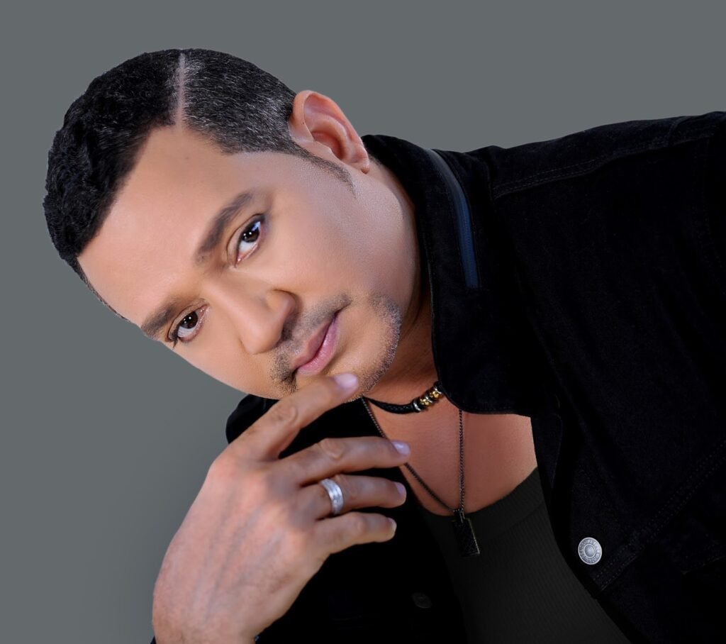 Frank Reyes dice que a Elvis Martínez le falta mucho para entrar a las «ligas mayores» en la bachata