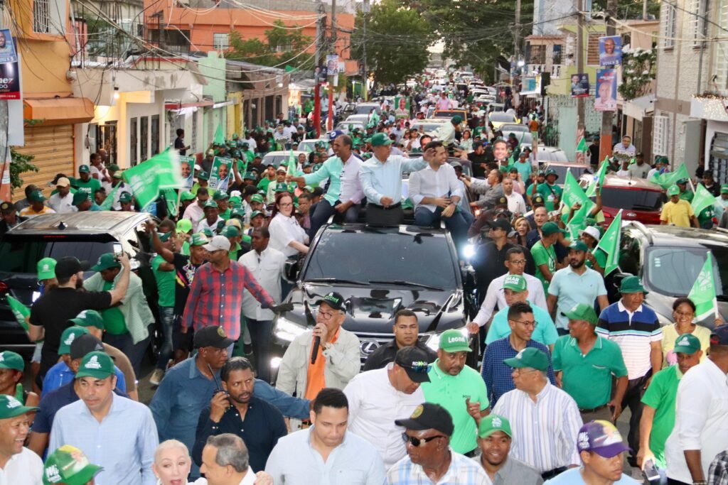 Leonel afirma que el próximo domingo, Domingo Contreras será alcalde del DN