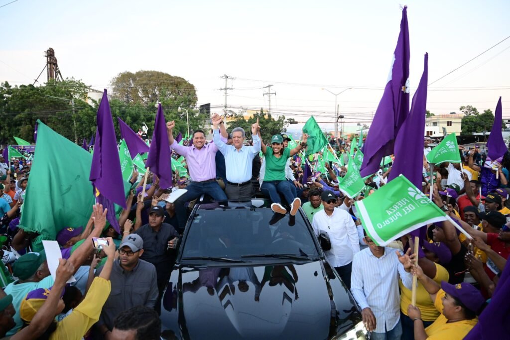 Con la FP, el PLD y el PRD en las calles Leonel inicia gran marcha-caravana en SJM en apoyo a Lenin de la Rosa