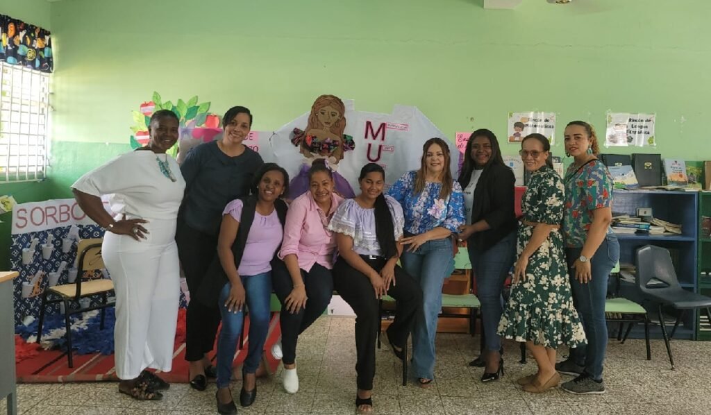Escuela Mario Moreno conmemora Día Internacional de la Mujer