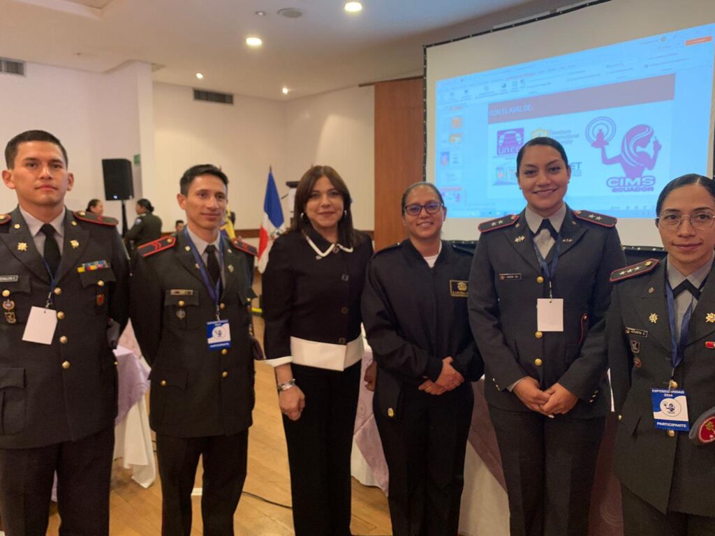 Directora del CESEDE, Dra. Josefina Reynoso, Destaca en el Congreso Internacional “La Mujer en la Seguridad” en Quito, Ecuador