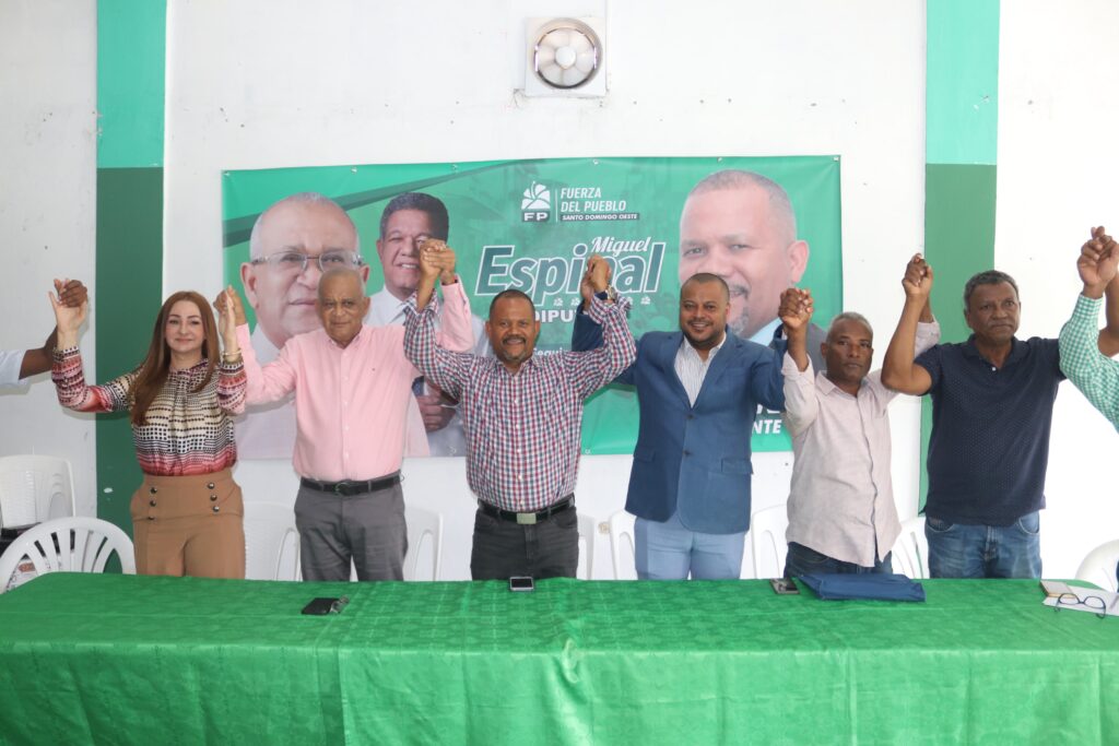 Exprecandidato a diputado de SDO Felipe Félix (Kuki) respalda a Miguel Espinal