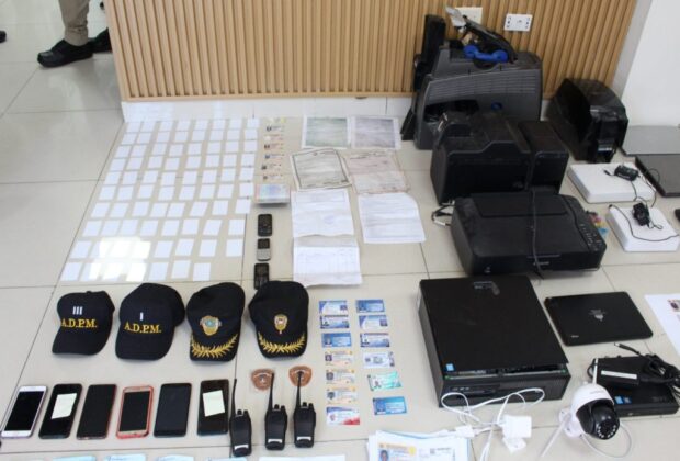 Arrestan 12 presuntos integrantes de estructura delictiva dedicada a falsificar documentos