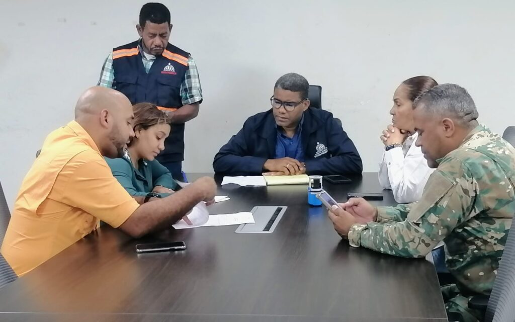 Gobierno va en auxilio de residentes del Bajo Yuna, tras inundaciones provocados por vaguada