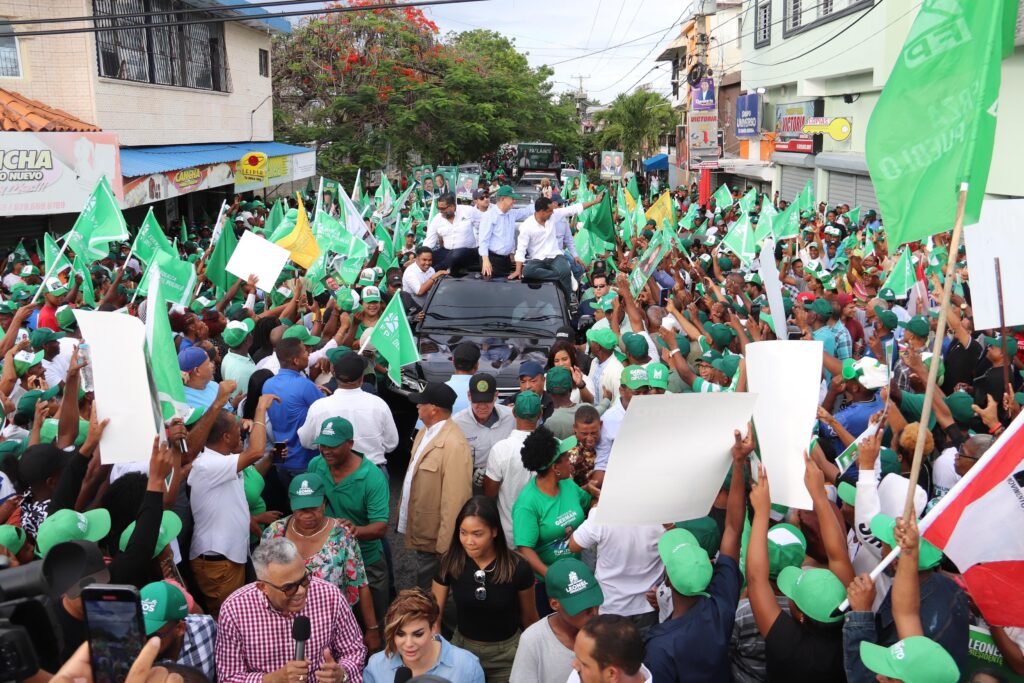 Pueblo de San Cristóbal da un impresionante apoyo a Leonel