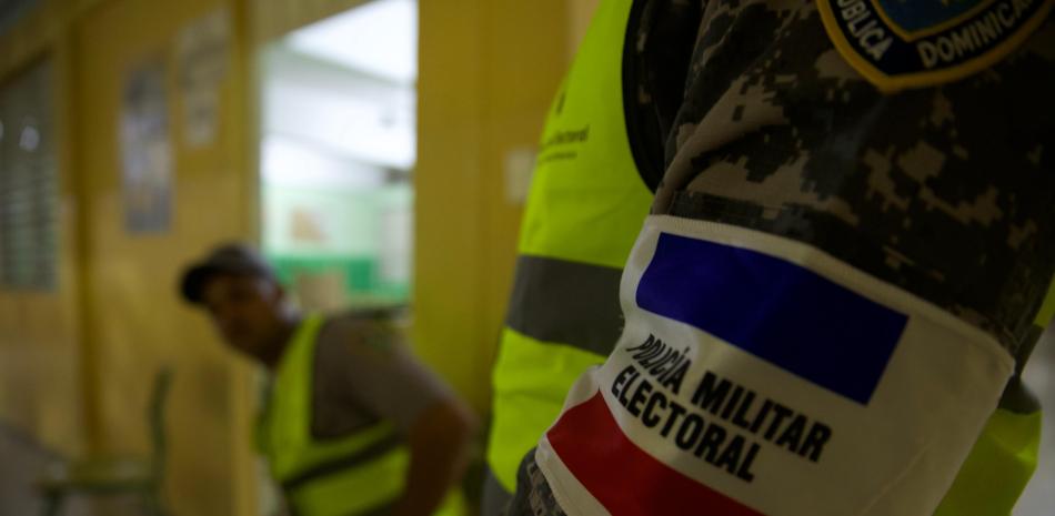 Policía Militar no impedirán votantes entren con celulares a colegios; siguen prohíbidas las fotos