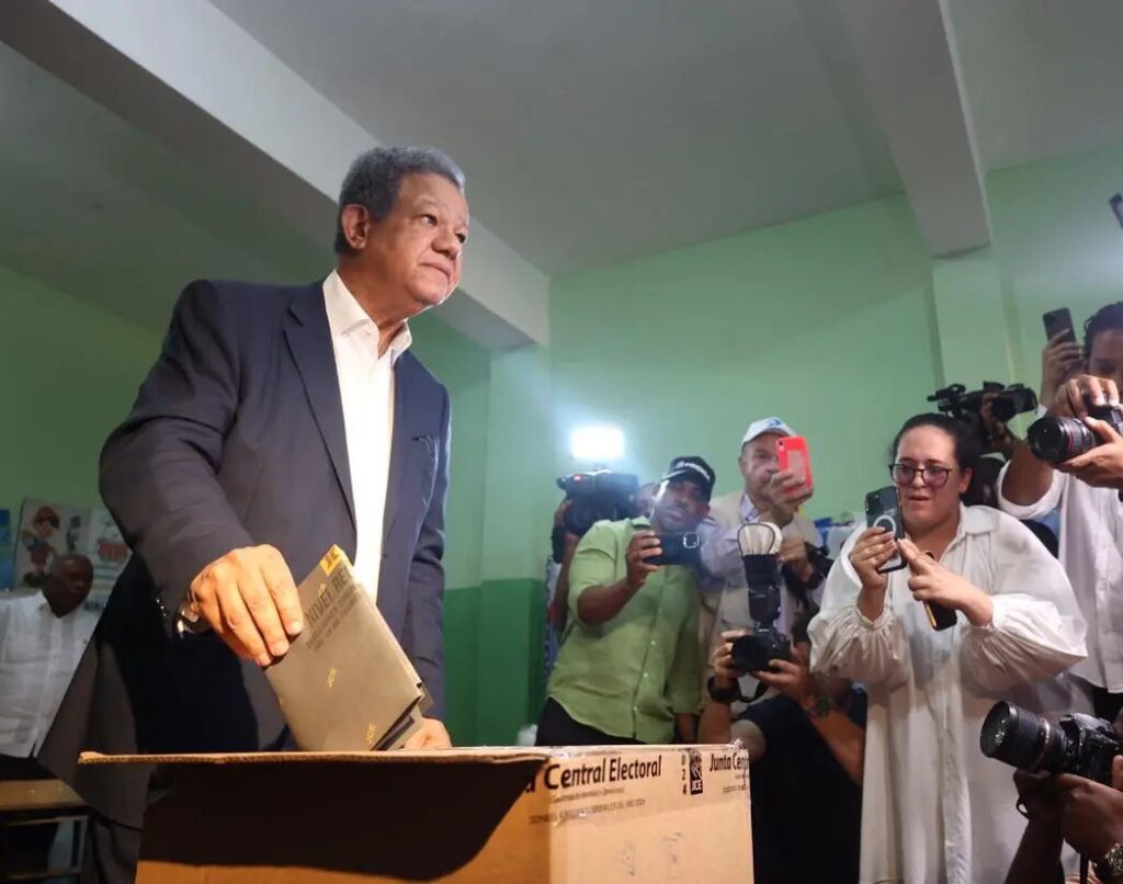 Leonel votará este domingo a las 11:00 a.m. en la escuela República Dominicana