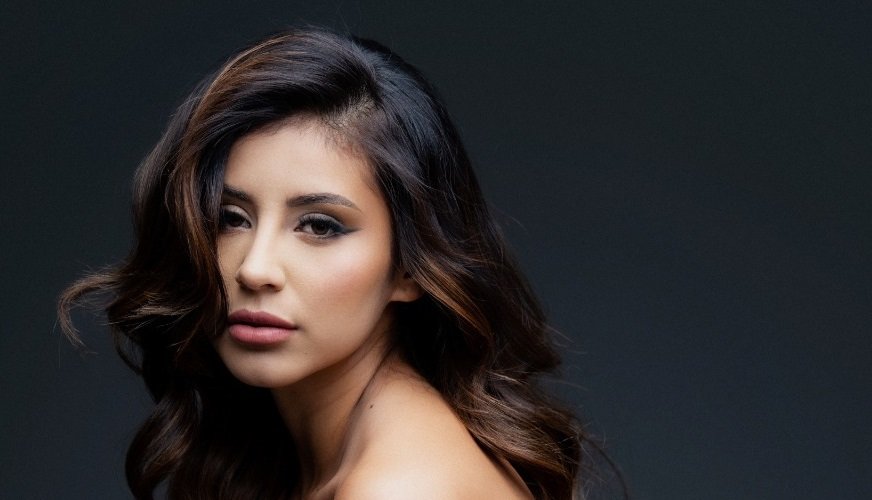 HAYDA VELOZ la creadora de contenido ecuatoriana es nominada en “INFLUENCER ÍCONO 2024”
