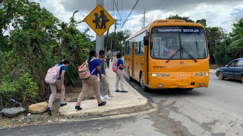 Choferes del Cibao piden ser parte del transporte escolar