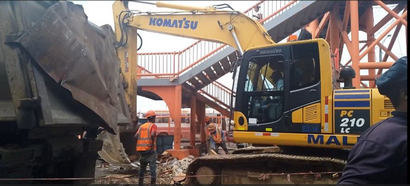 Desalojan vendedores de la parada del kilómetro 9 de la Autopista Duarte