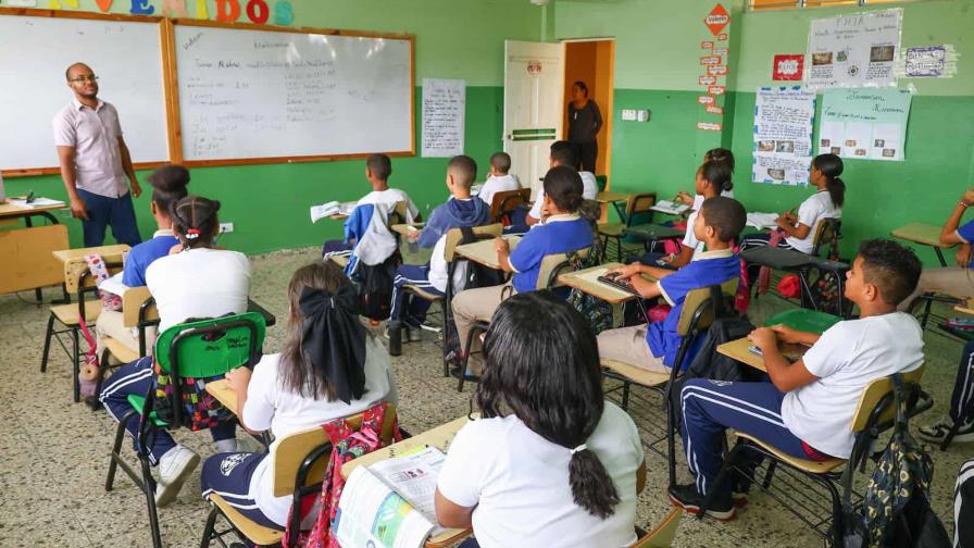 La matrícula haitiana en escuelas fronterizas crece un 52 %, mientras que la matrícula criolla decrece
