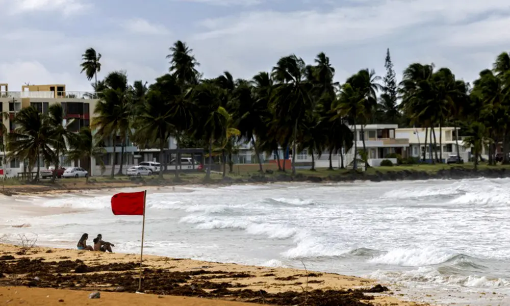 Graves inundaciones en PR por huracán Ernesto