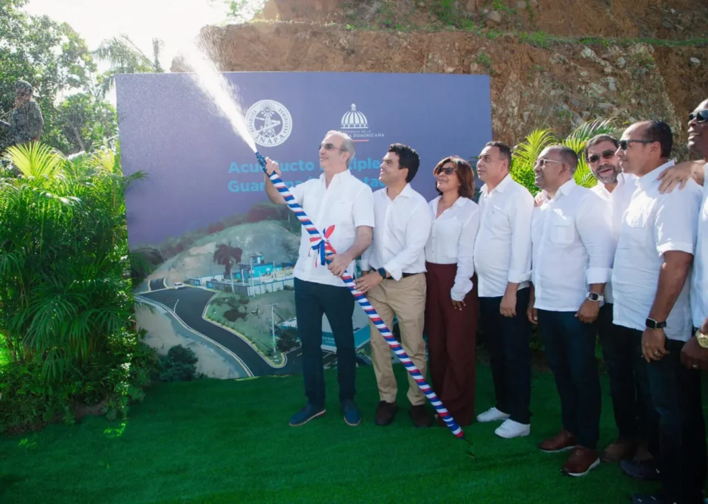Abinader inaugura acueducto múltiple Guanuma-Los Botados, provincia Monte Plata y la ciudad universitaria en Hato Mayor
