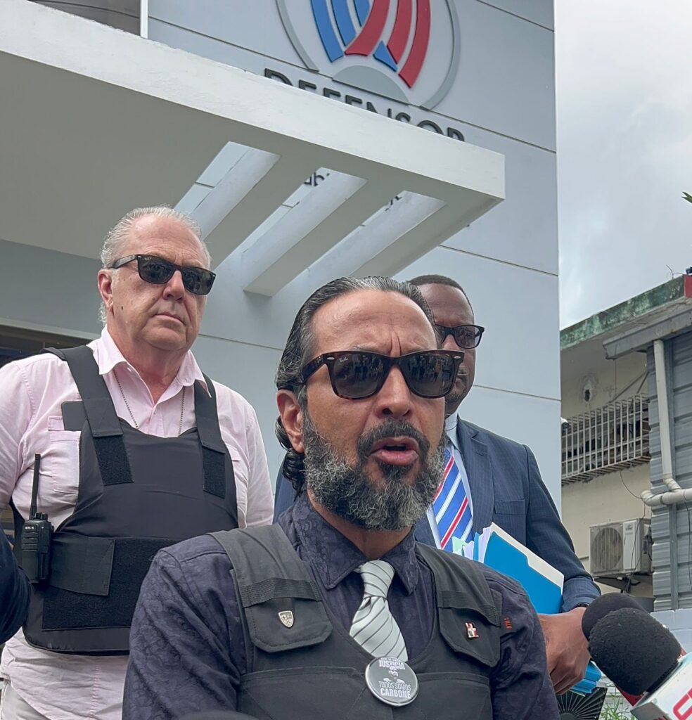 Inversionista extranjero lleva su denuncia de violación de derechos humanos al Defensor del Pueblo