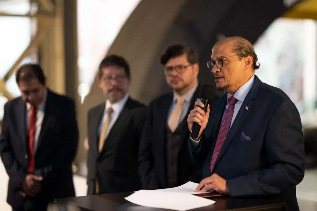 Celebran en Bruselas 3ra edición del salón parlamentario de cigarros y ron dominicanos