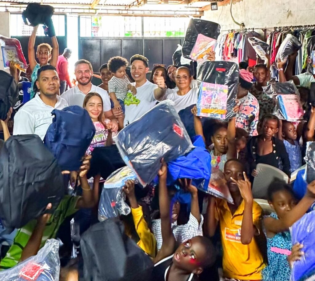 Fundación Dr. Milton Herrera Realiza Donativos de Útiles Escolares en el Sector Los Guaricanos