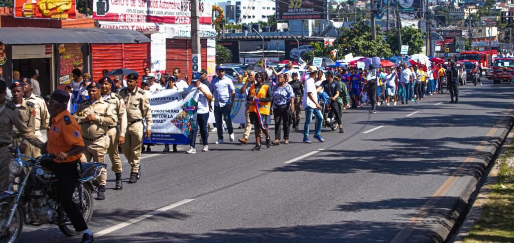 Ministerios Lumbrera Mayor y Sembrando la Semilla celebran el día Nacional de la Biblia en SDO