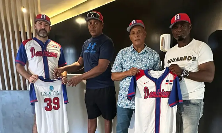 Auspician equipo RD irá a Mundial de Veteranos