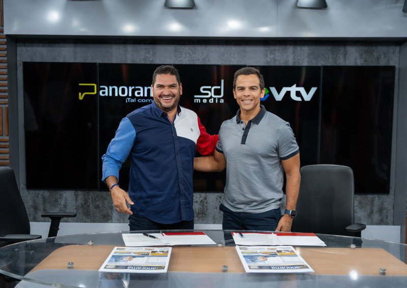 Medios Panorama y Saymon Díaz firman alianza que abarca emisora Exa FM y VTV Canal 32