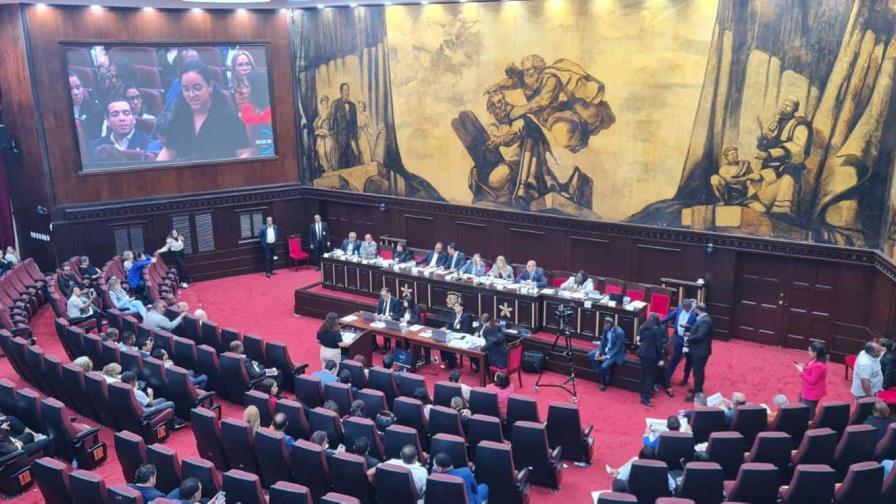Diputados rechazan dispersión del MAP de pedirle facturas de luz y agua a los empleados públicos