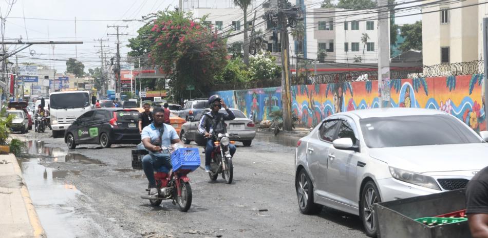 Residentes en la avenida Isabel Aguiar esperan que la calle sea asfaltada