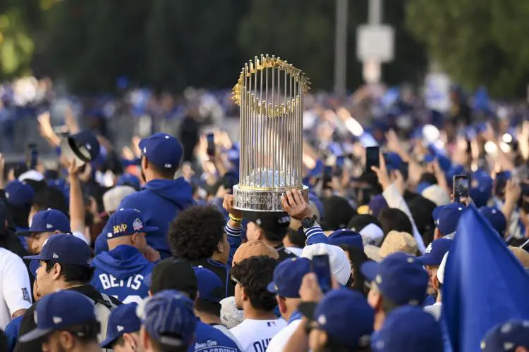 Los Dodgers paralizan la ciudad de Los Ángeles con su primer desfile en 36 años