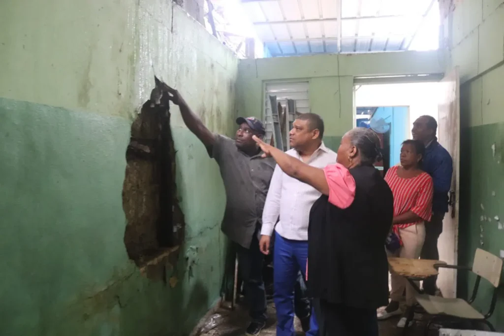 Denuncian estudiantes escuela Las Malvinas reciben docencia en condiciones infrahumanas