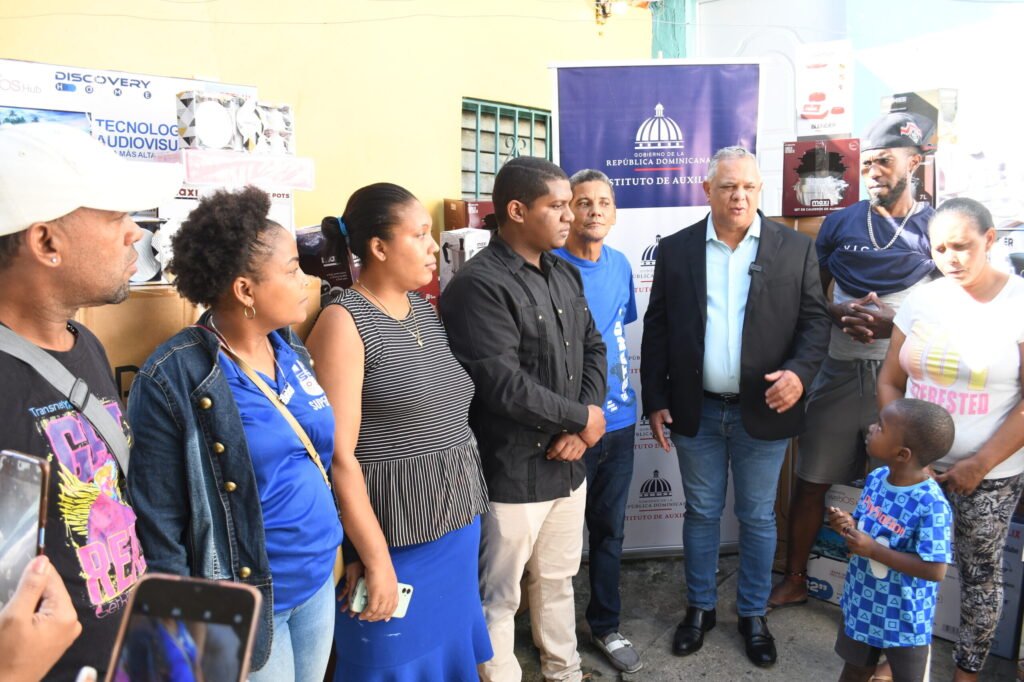 Instituto de Auxilio se solidariza con familias afectadas por voraz incendio en SDO