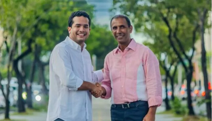 Domingo Contreras anuncia “Frente Social” en apoyo a posible candidatura presidencial de Omar Fernández.