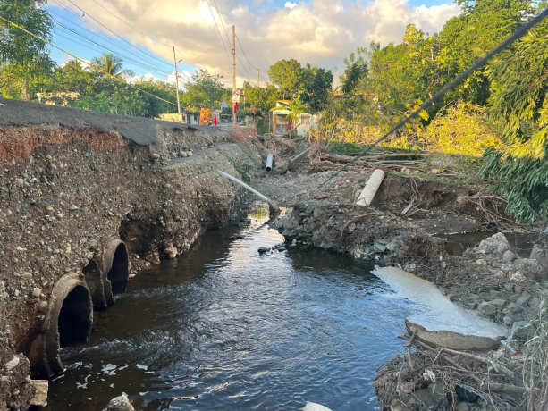En La Altagracia de Villa Riva solicitan intervengan puente cercano a El Caño de Iro
