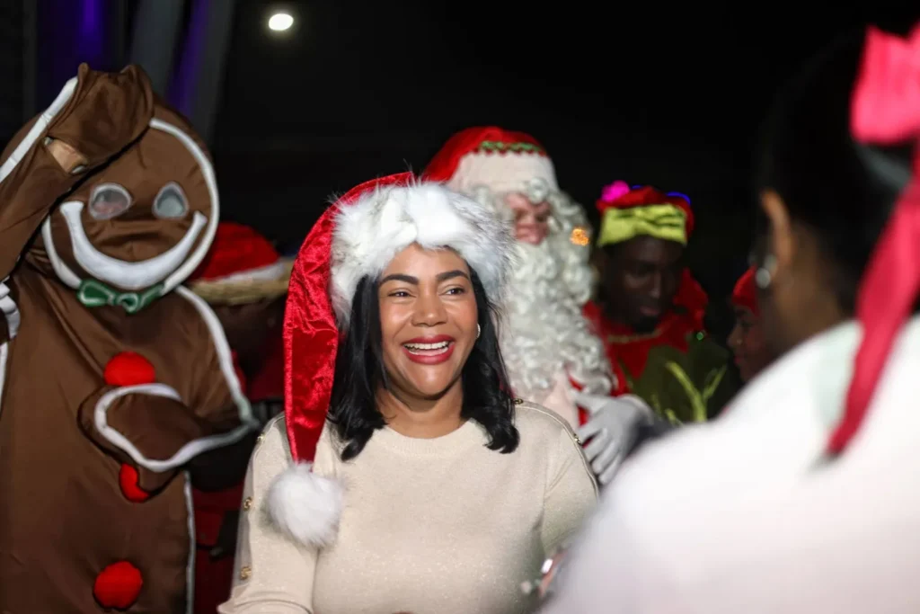 Diputada Leyvi Bautista da la bienvenida a la Navidad en Santo Domingo Oeste