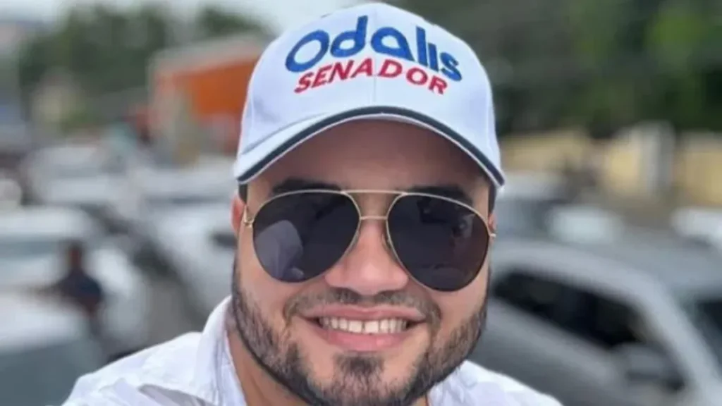 Coordinador de farmacia Promese Cal fue detenido en aeropuerto de NJ con medicamentos controlados