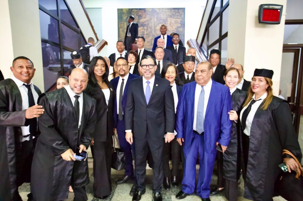 Tribunal Superior Administrativo aplaza para el próximo 3 de diciembre conocimiento de amparo interpuesto por Diego García en caso CARD