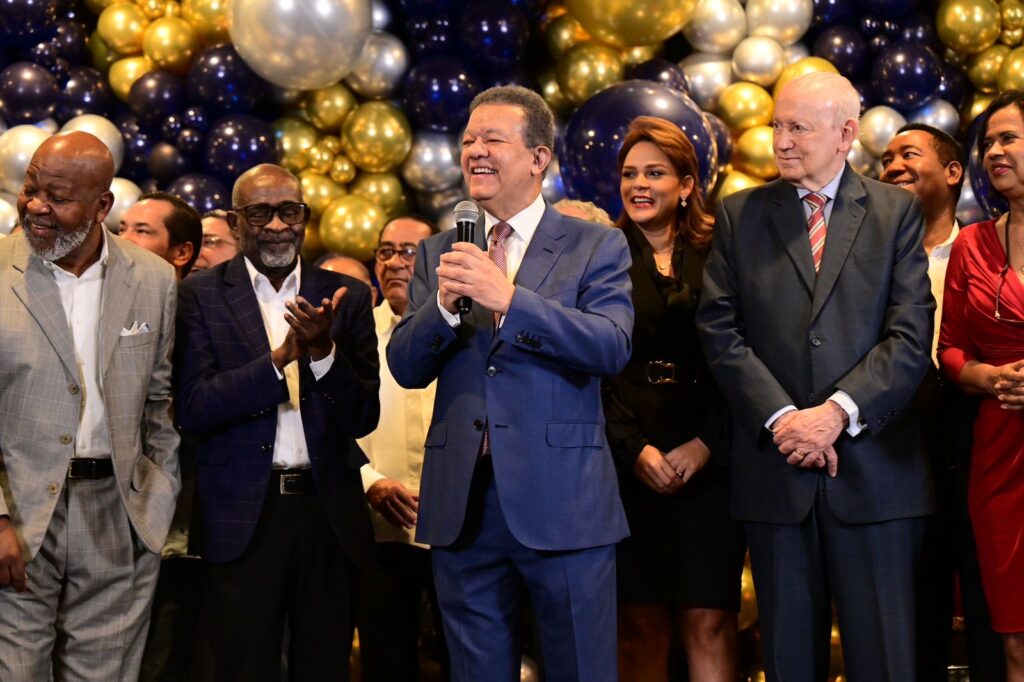 Leonel celebra su cumpleaños valorando la amistad y el respaldo de seguidores a pesar de no estar en el poder