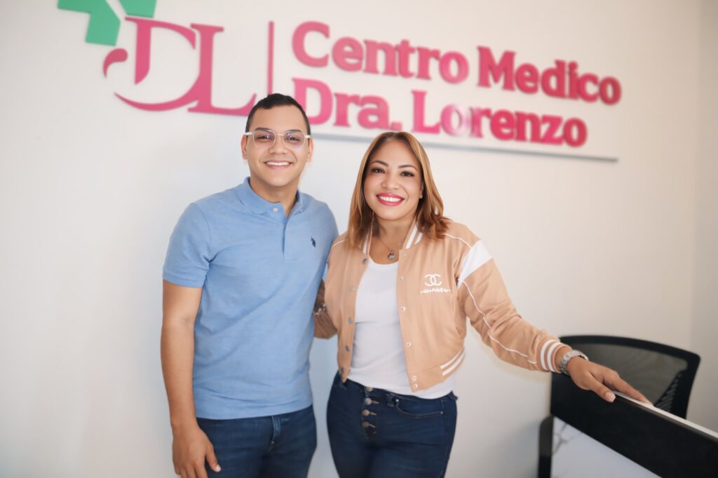 Regidor José Radhamés González realiza visita de cortesía al Centro Médico Dra. Lorenzo en Hato Nuevo.