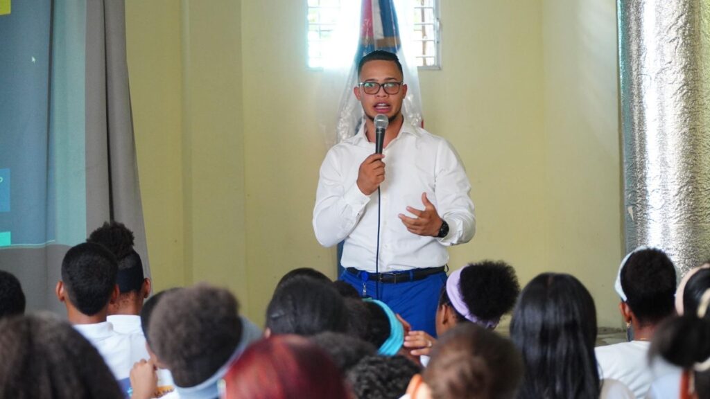 Manuel Moquete Lanza “Juventud Relevo”: Un proyecto para transformar el futuro de los jóvenes en SDE