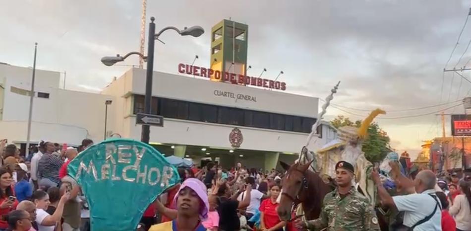 Reyes Magos llenan de alegría calles del Distrito Nacional