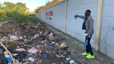 Vertedero improvisado afecta escuela en San Pedro de Macorís