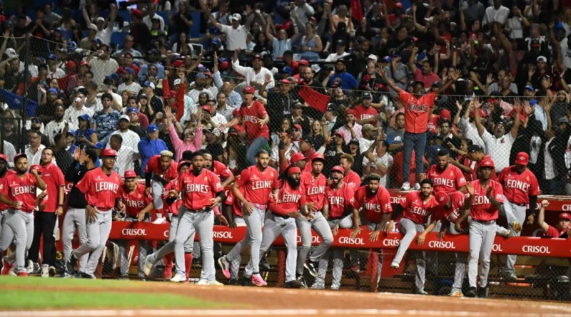 Los Leones del Escogido rugen con fuerza y conquistan su corona número 17