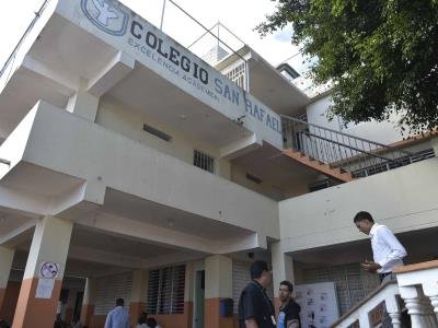 Estudiantes de un liceo en Santiago tienen 15 días sin recibir docencia por falta de energía y agua