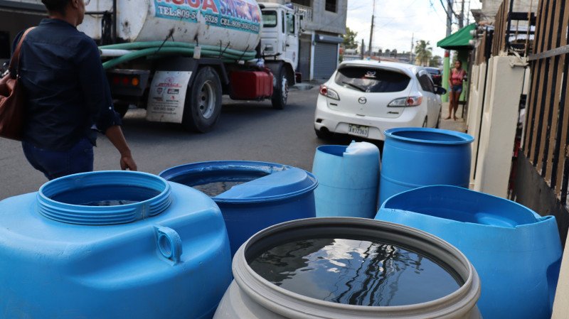 Buenos Aires de Herrera vive sin agua y con apagones