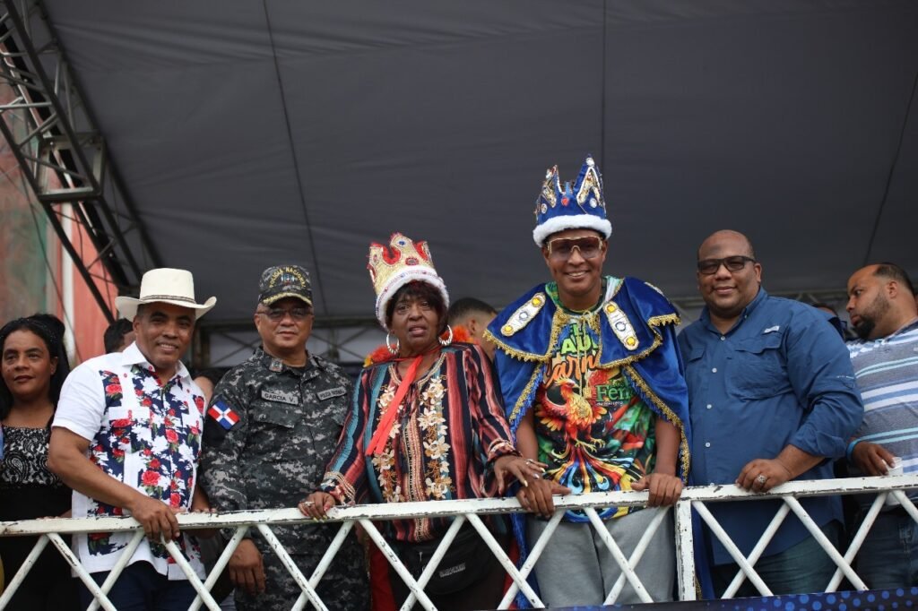 Carnaval de Herrera rinde homenaje a Vinicio Aquino