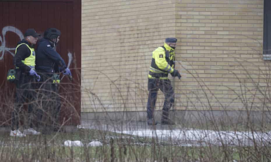 Tiroteo en escuela de Örebro deja al menos 10 muertos, según Policía de Suecia