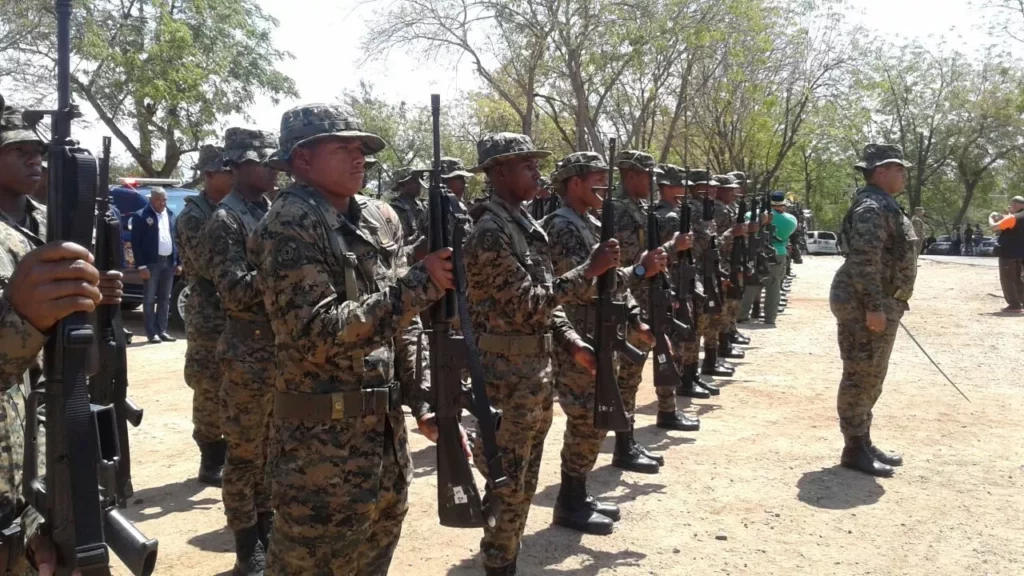 Ministro de Defensa anuncia la llegada de 900 militares a Dajabón para reforzar la frontera