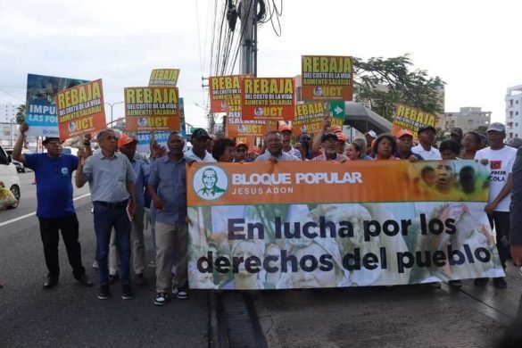 Protestan por Apagones y Alza de la Canasta Básica Frente a Industria y Comercio